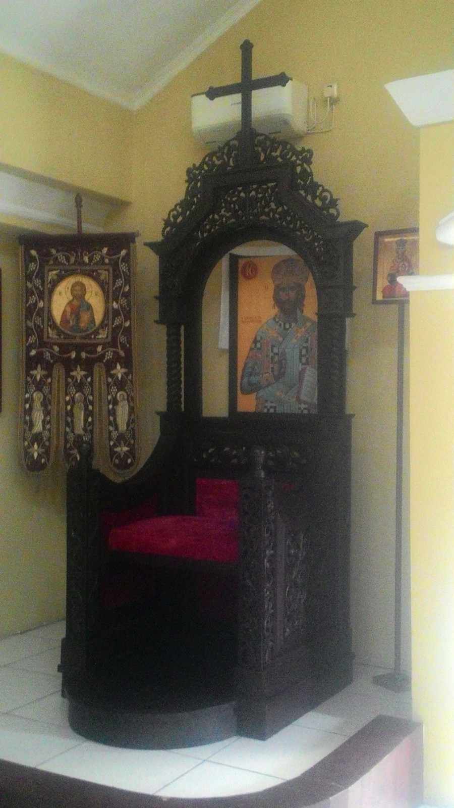 Throne of the apostle